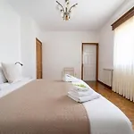 Ferienhaus Gondomar - Moradia V3 Com Piscina Natural By House And People Guimarães