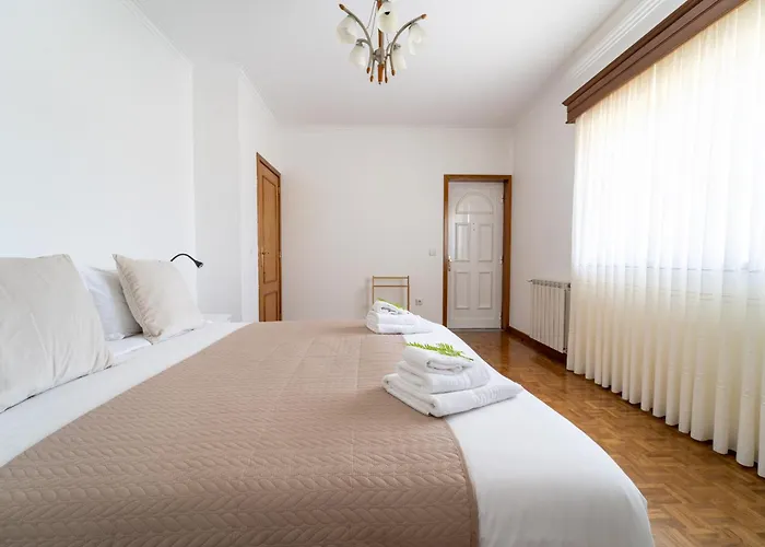 Vakantiehuis Gondomar - Moradia V3 Com Piscina Natural By House And People Guimarães