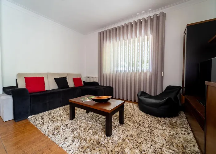 Gondomar - Moradia V3 Com Piscina Natural By House And People Дом отдыха Гимарайнш